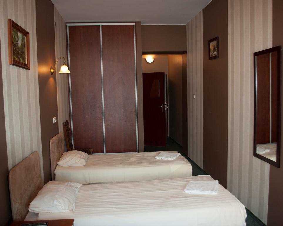 Nad Rzeczką Hotel 2*